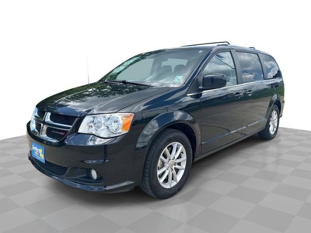 2019 Dodge Grand Caravan SXT in Black — front three-quarter view